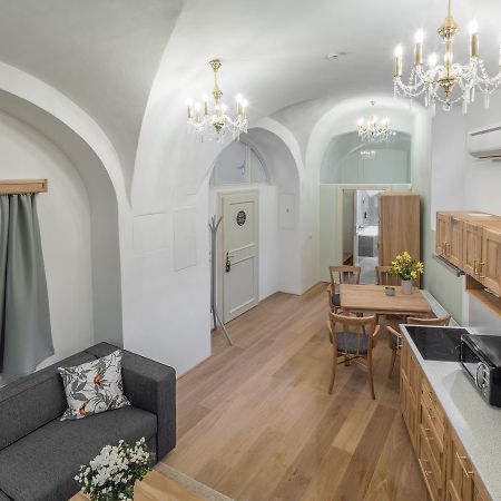 Aparthotel Blue Oak Praga Zewnętrze zdjęcie